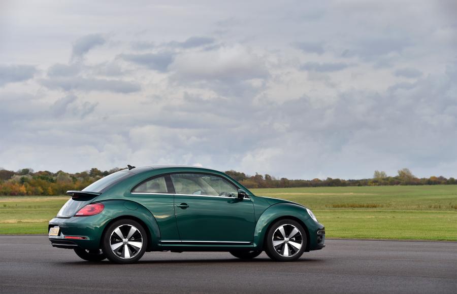  Volkswagen Beetle 2016 года  (UK) (фото 24 из 26)